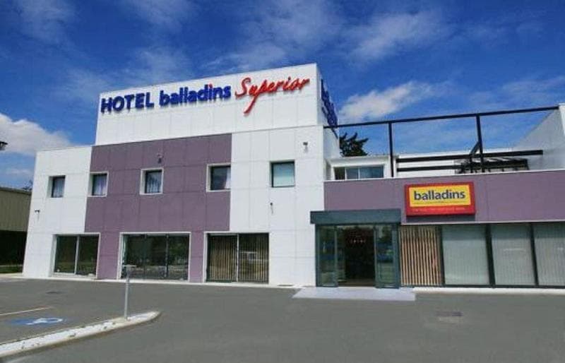 Hotel Paris Pacific